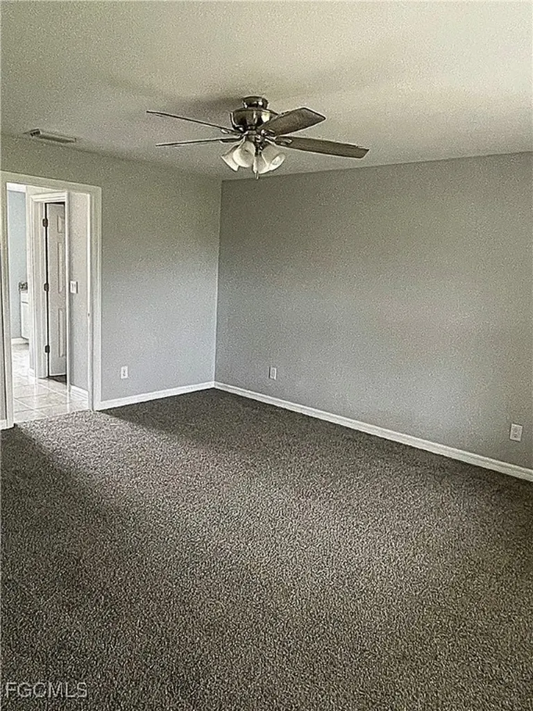 2614 NE 6th Place Cape Coral FL 33909