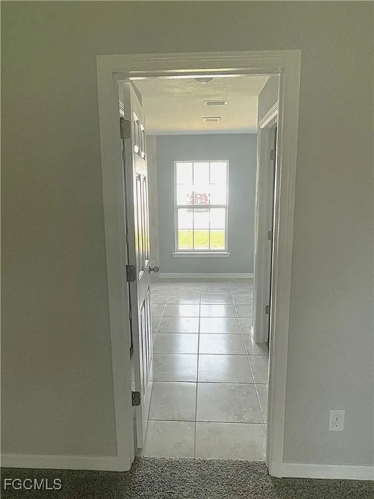 2614 NE 6th Place Cape Coral FL 33909