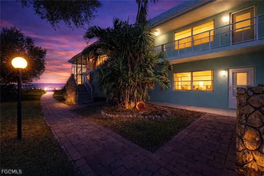 3225 E Riverside Drive Fort Myers FL 33905
