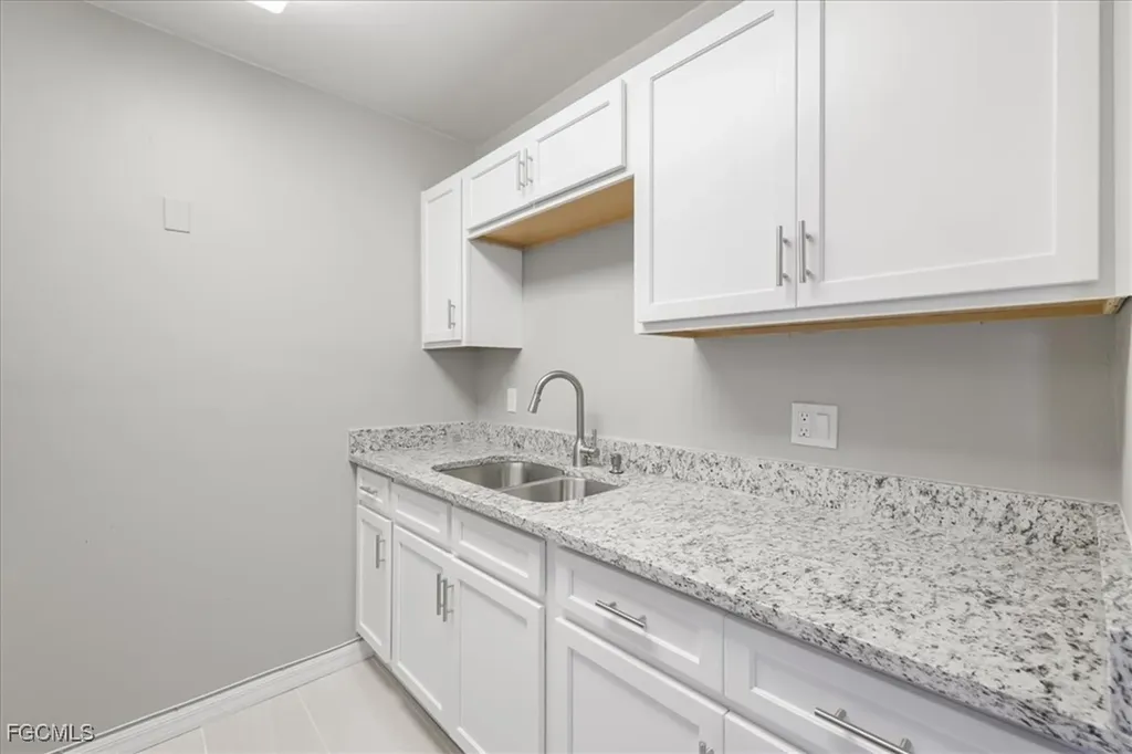 3225 E Riverside Drive Fort Myers FL 33905