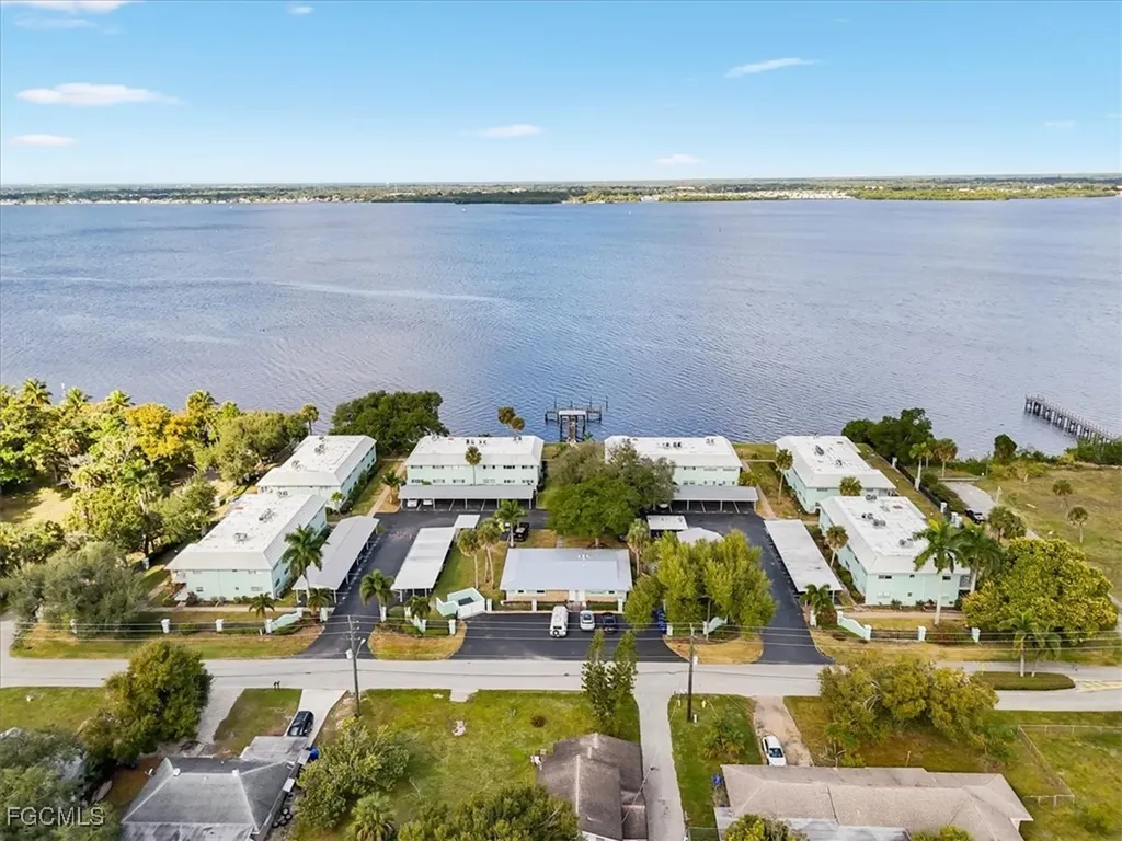 3225 E Riverside Drive Fort Myers FL 33905