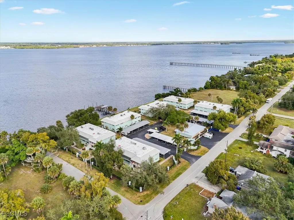 3225 E Riverside Drive Fort Myers FL 33905