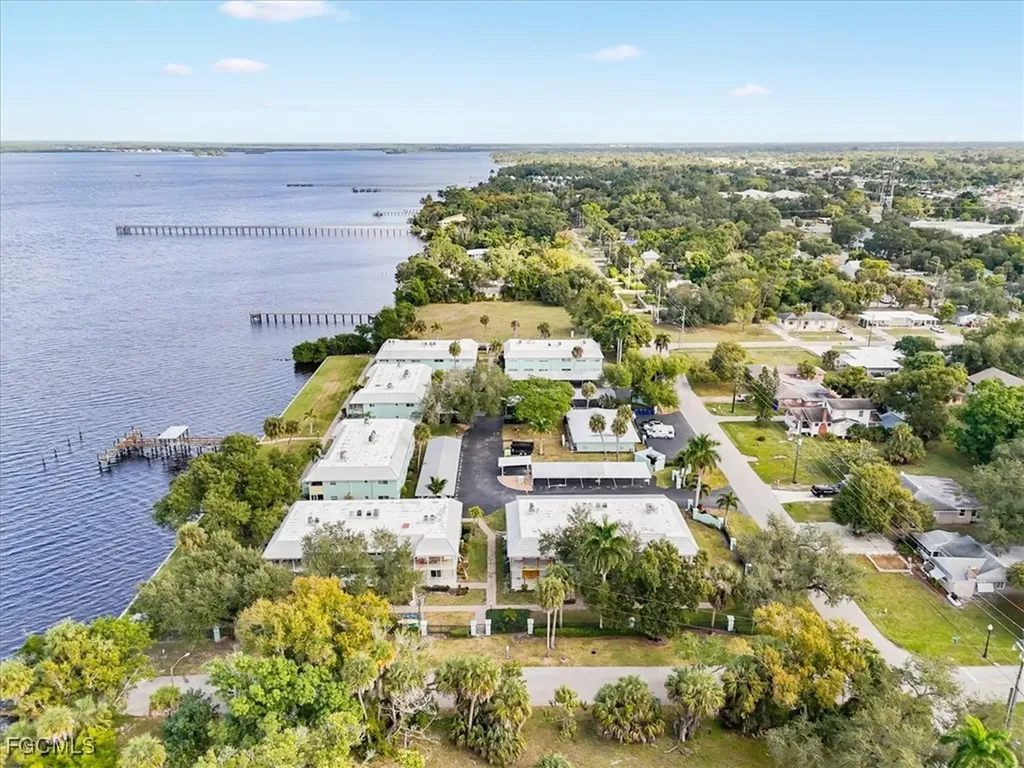 3225 E Riverside Drive Fort Myers FL 33905