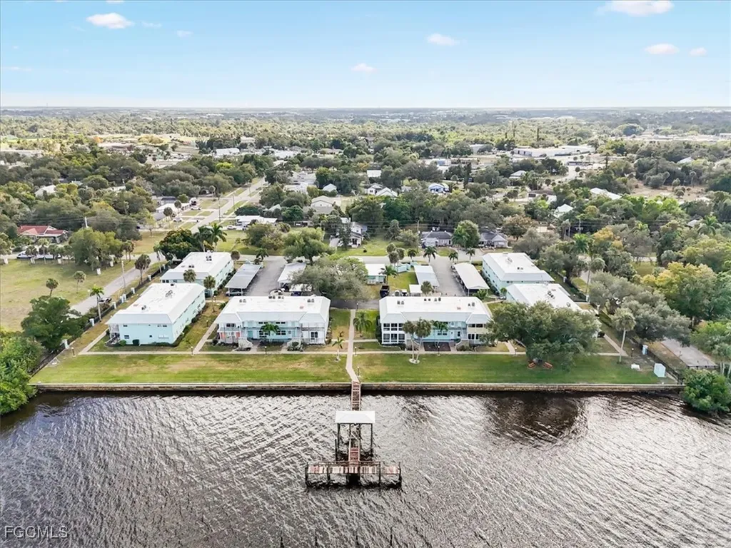 3225 E Riverside Drive Fort Myers FL 33905