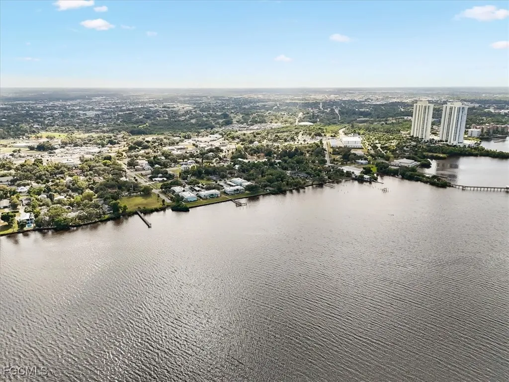 3225 E Riverside Drive Fort Myers FL 33905