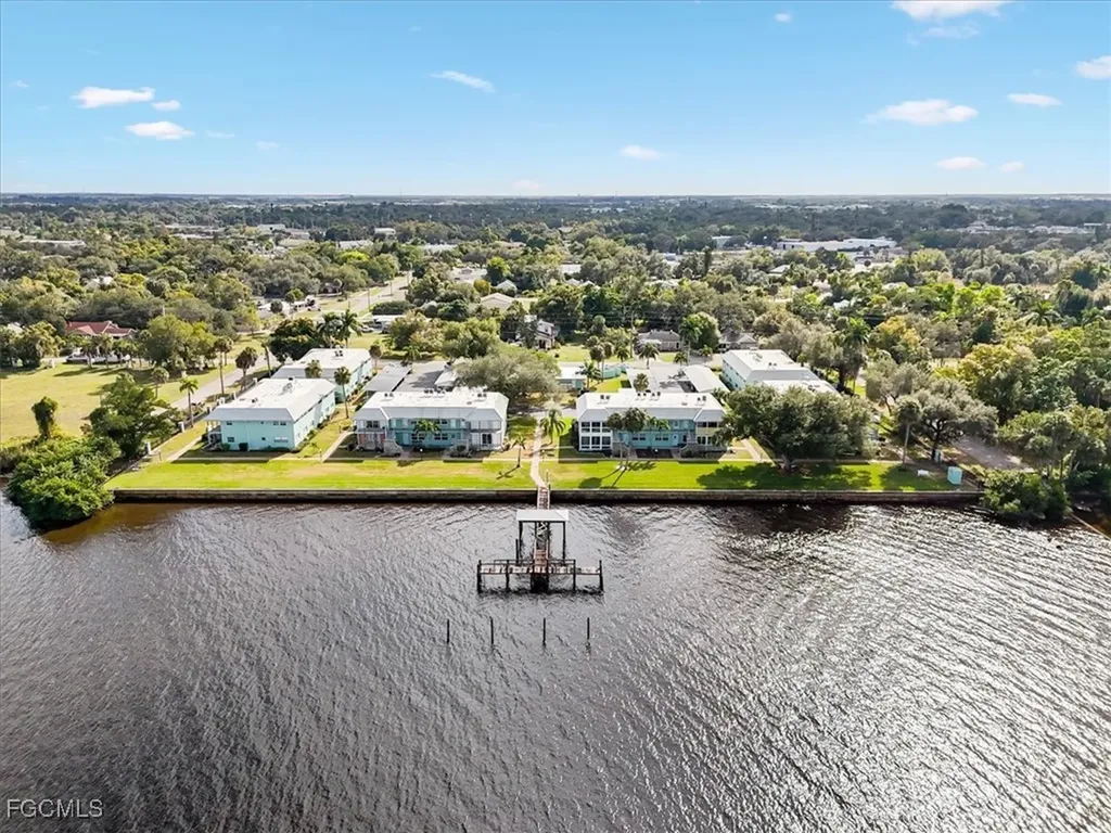 3225 E Riverside Drive Fort Myers FL 33905