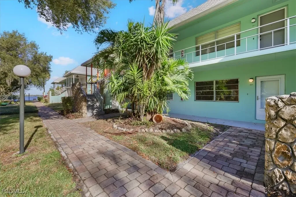 3225 E Riverside Drive Fort Myers FL 33905