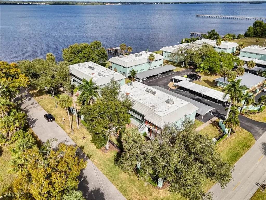 3225 E Riverside Drive Fort Myers FL 33905