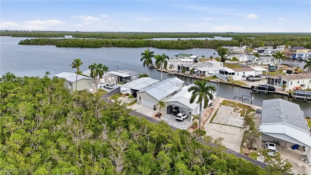 4 Galleon Way Fort Myers Beach FL 33931