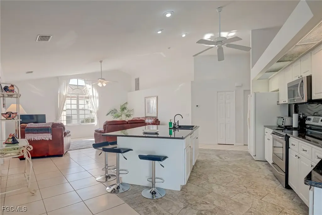 2121 SE 5th Court Cape Coral FL 33990