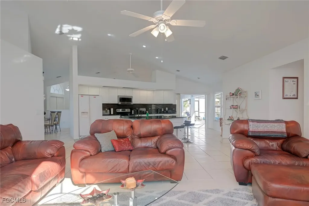 2121 SE 5th Court Cape Coral FL 33990