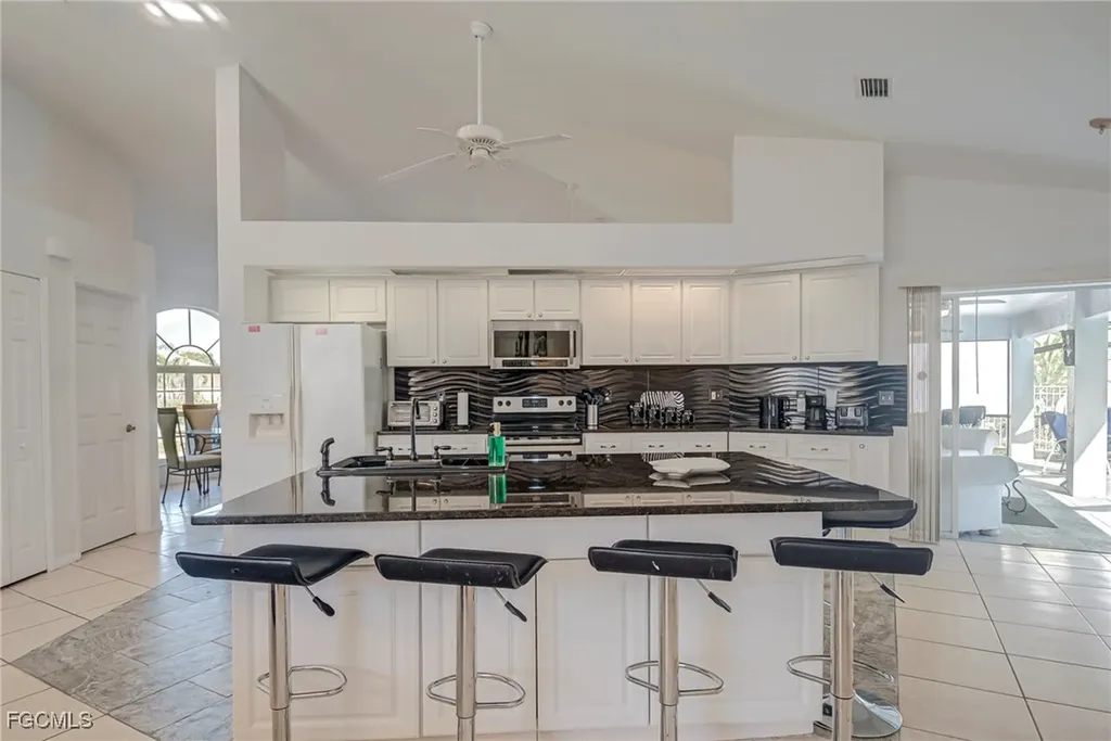 2121 SE 5th Court Cape Coral FL 33990