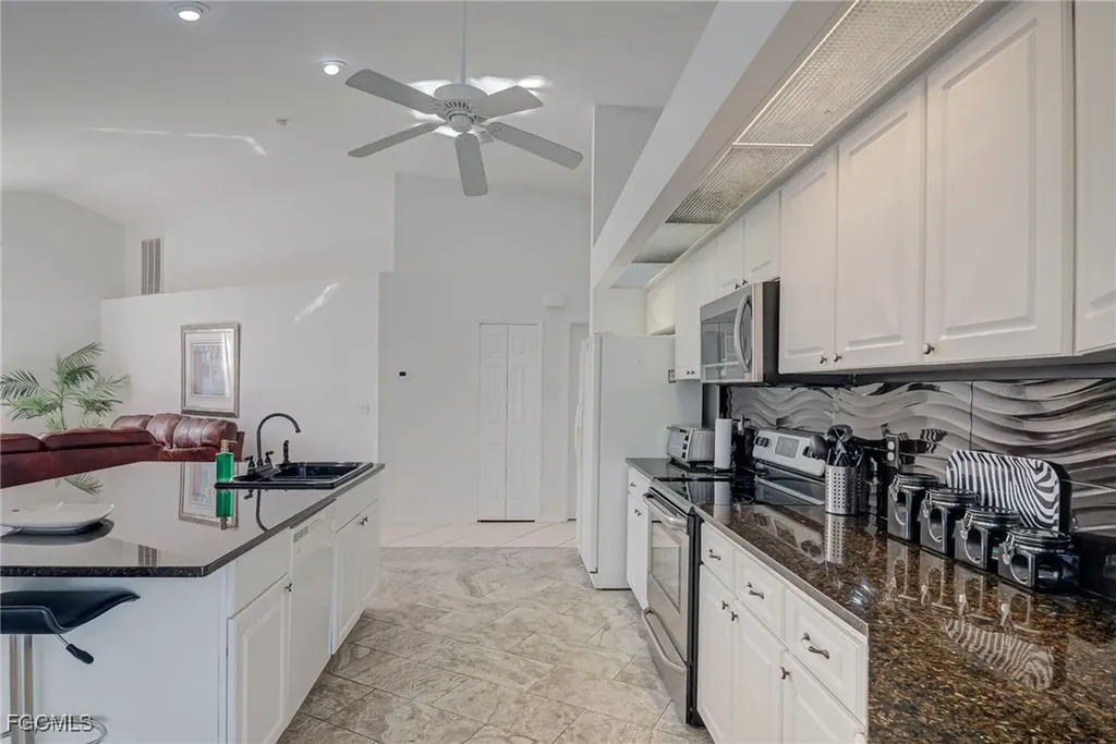2121 SE 5th Court Cape Coral FL 33990