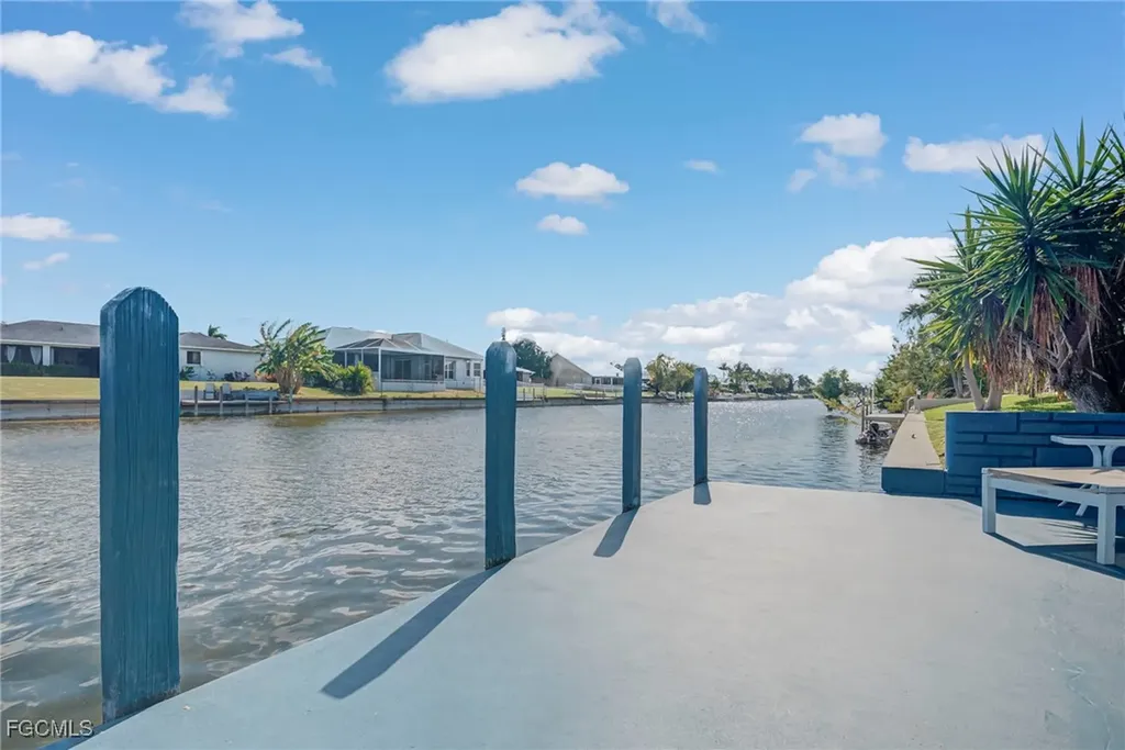 2121 SE 5th Court Cape Coral FL 33990