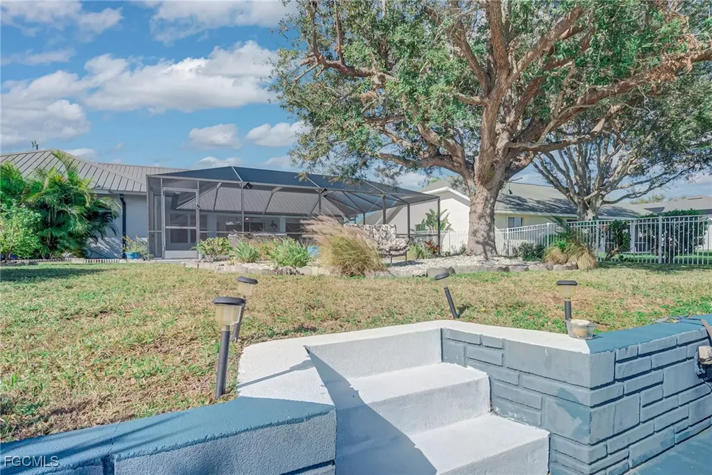2121 SE 5th Court Cape Coral FL 33990