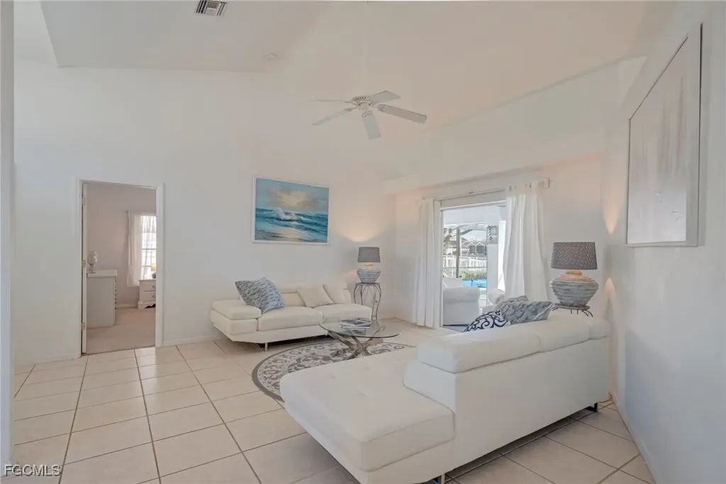 2121 SE 5th Court Cape Coral FL 33990