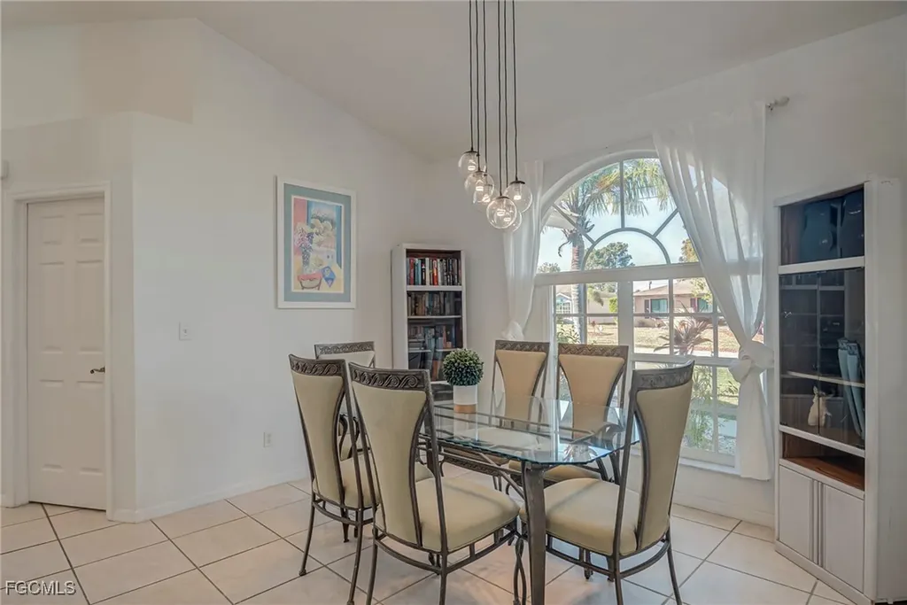 2121 SE 5th Court Cape Coral FL 33990