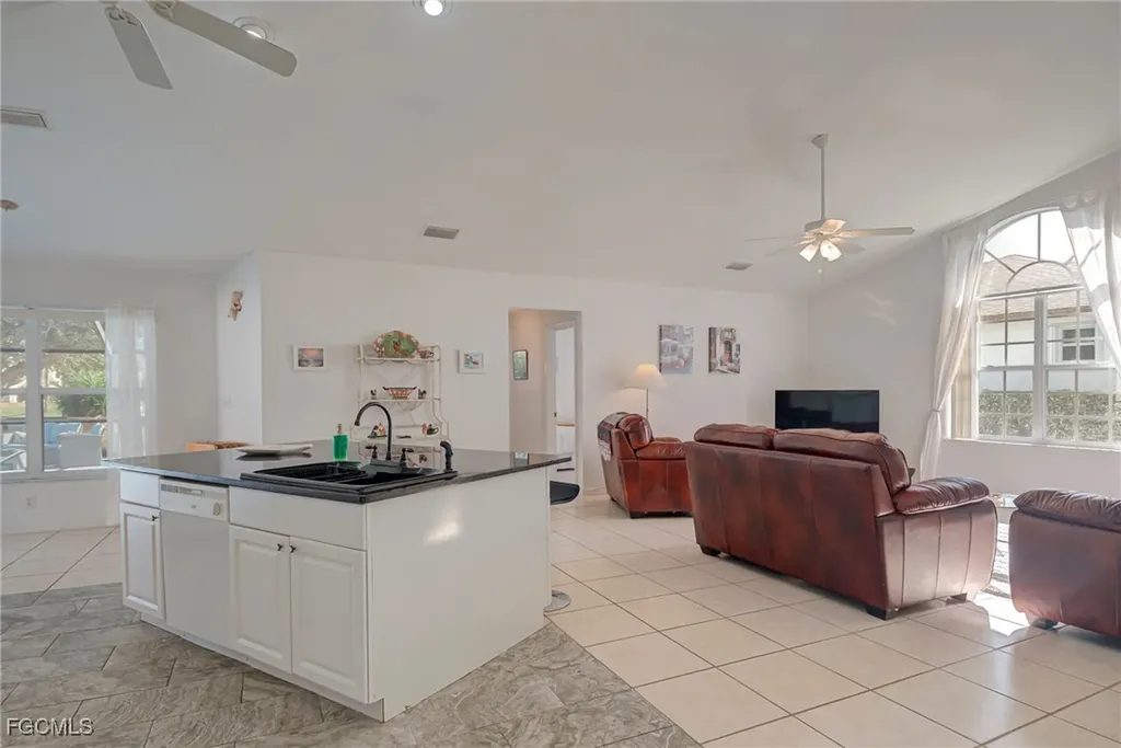 2121 SE 5th Court Cape Coral FL 33990