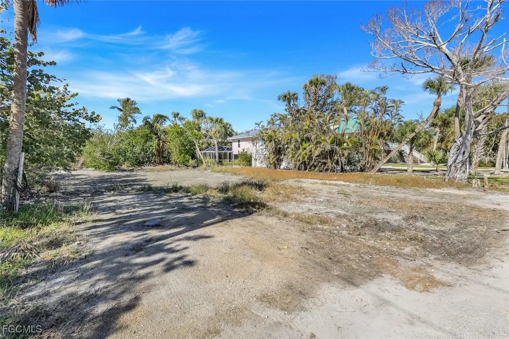 651 Donax Street Sanibel FL 33957