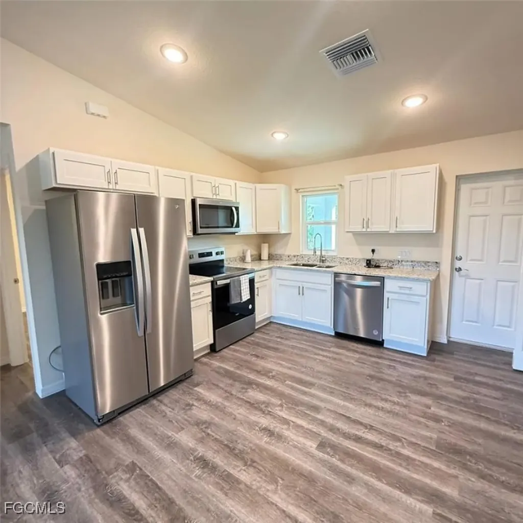 575 Oakshire Lane Lehigh Acres FL 33972