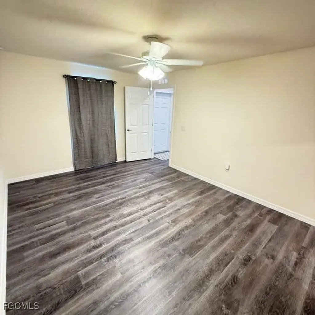 575 Oakshire Lane Lehigh Acres FL 33972