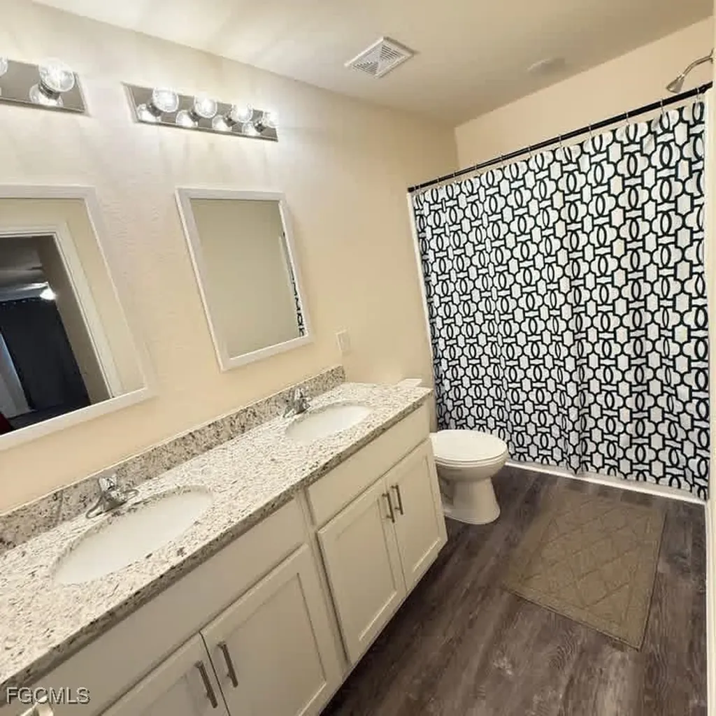 575 Oakshire Lane Lehigh Acres FL 33972