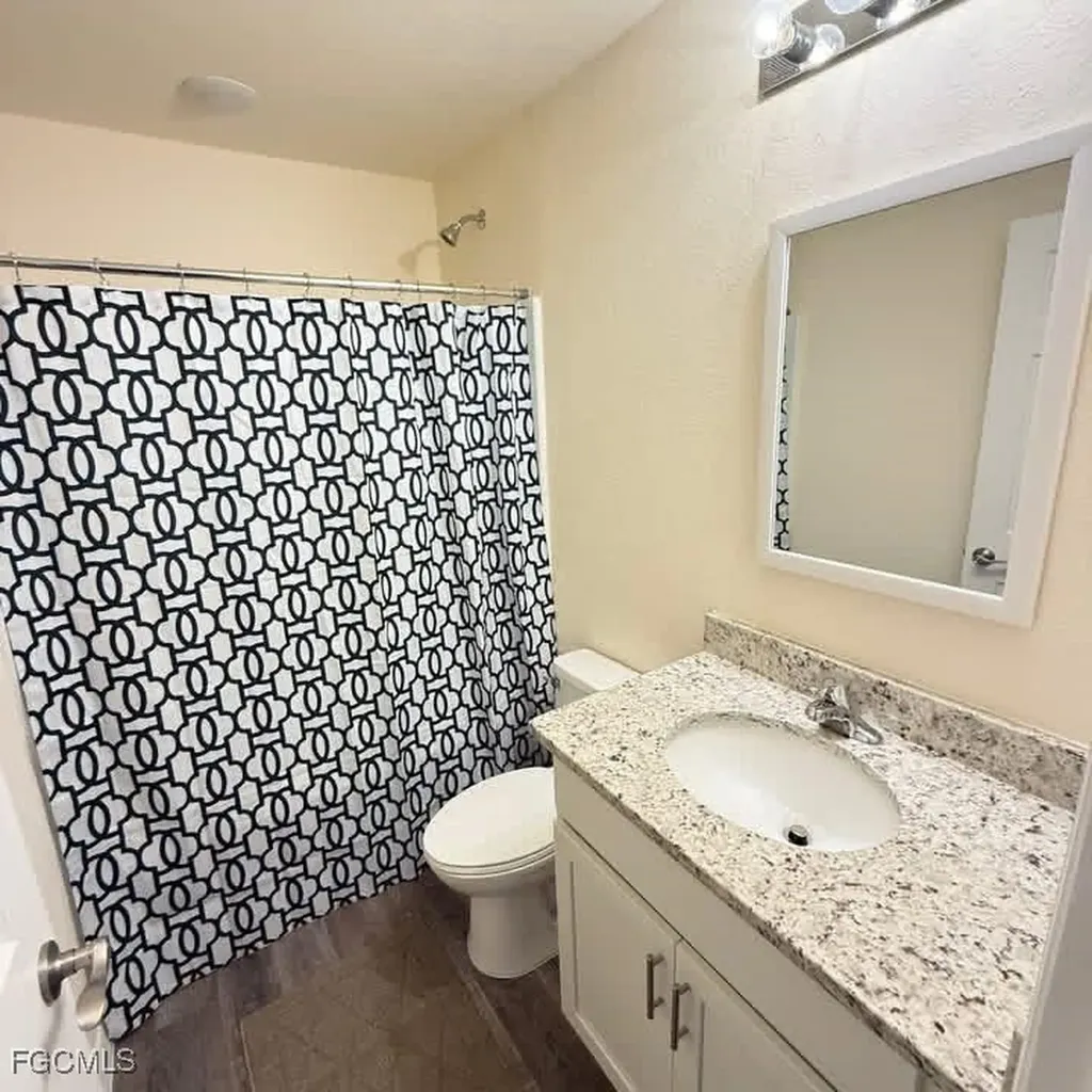 575 Oakshire Lane Lehigh Acres FL 33972