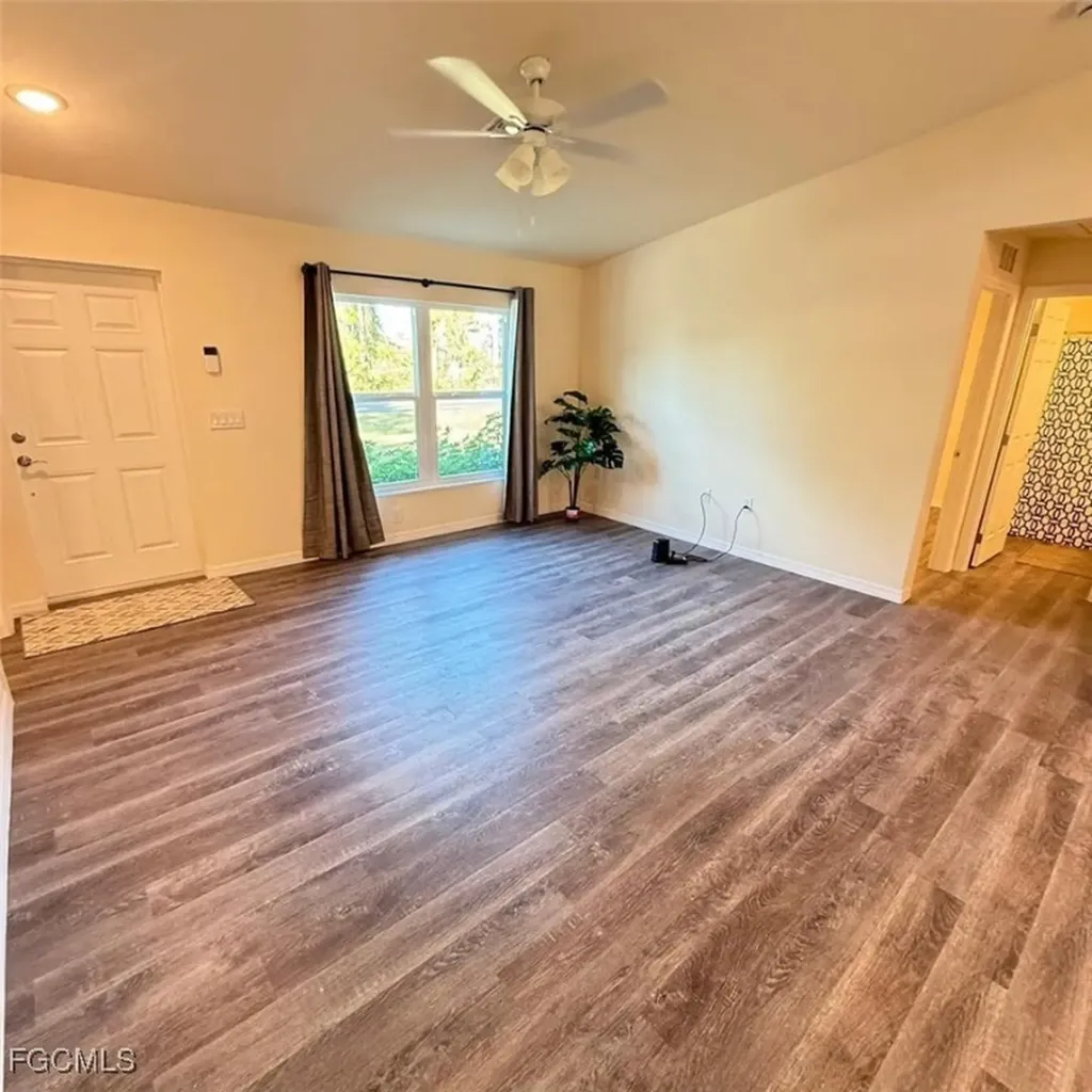 575 Oakshire Lane Lehigh Acres FL 33972