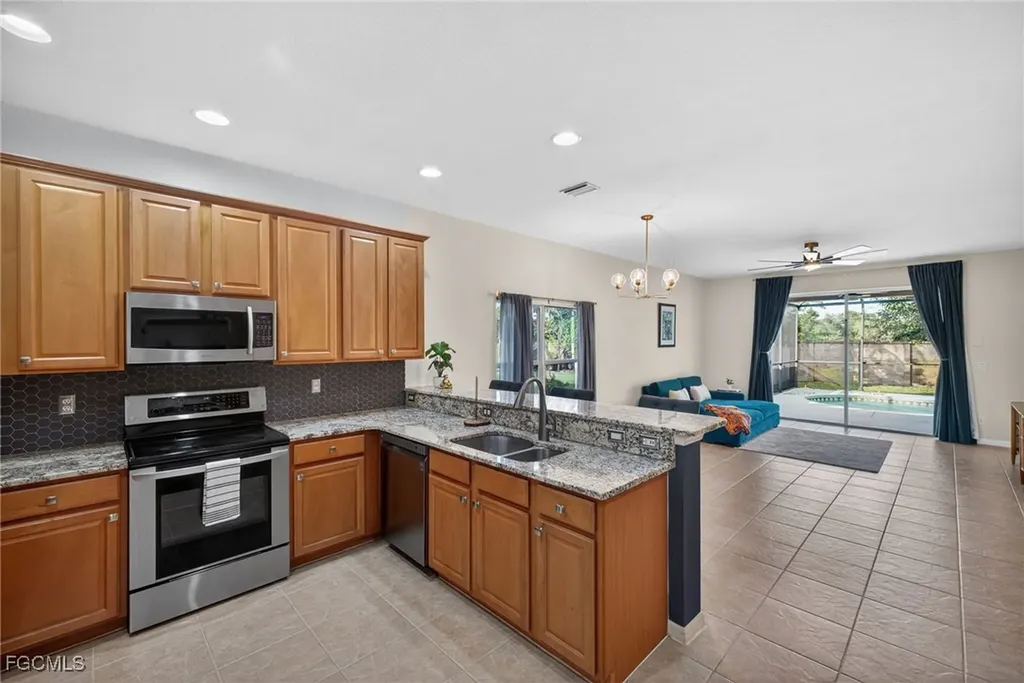 9720 Gladiolus Preserve Circle Fort Myers FL 33908