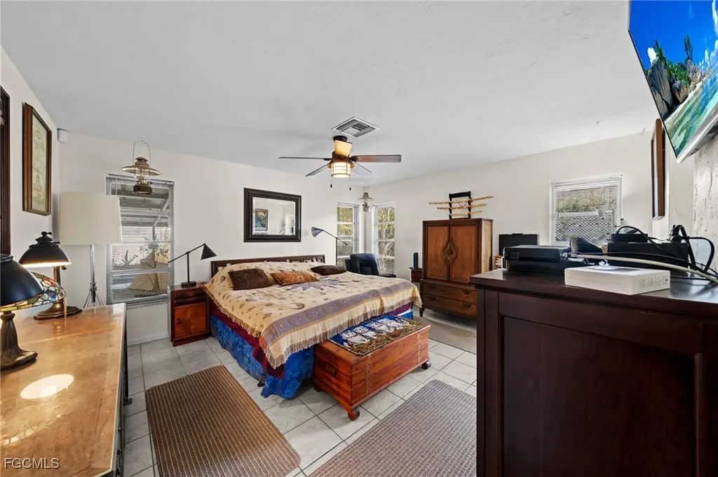 813 105th Avenue N Naples FL 34108