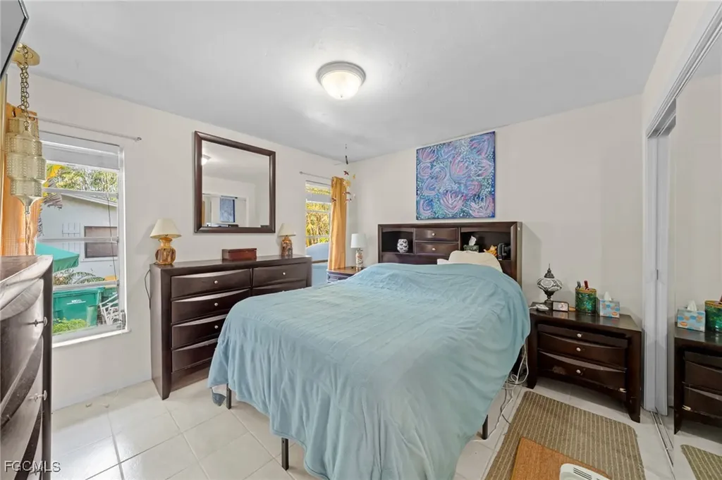 813 105th Avenue N Naples FL 34108