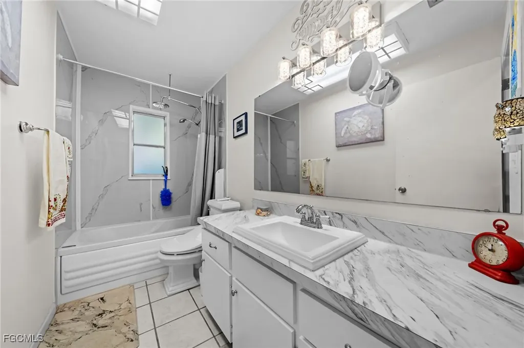 813 105th Avenue N Naples FL 34108
