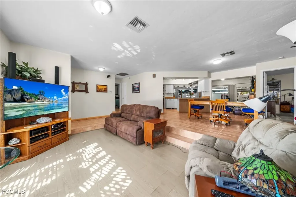 813 105th Avenue N Naples FL 34108