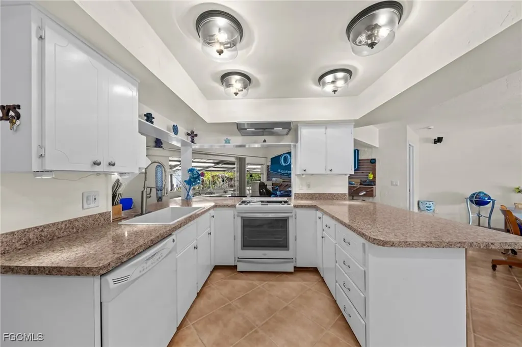 813 105th Avenue N Naples FL 34108