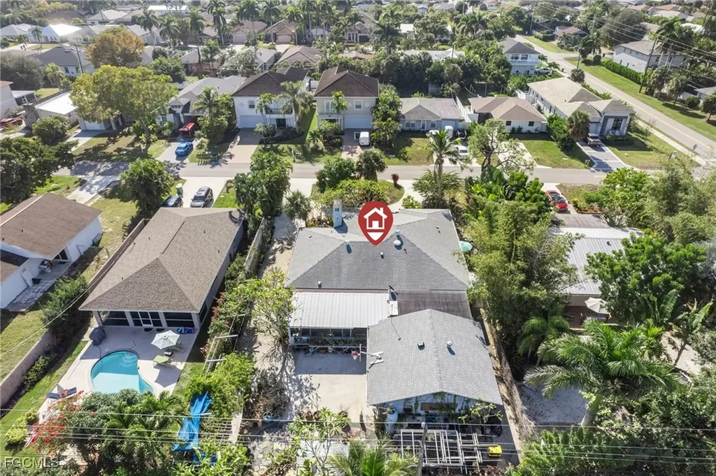 813 105th Avenue N Naples FL 34108