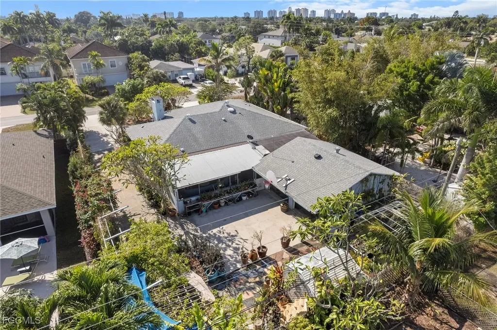 813 105th Avenue N Naples FL 34108