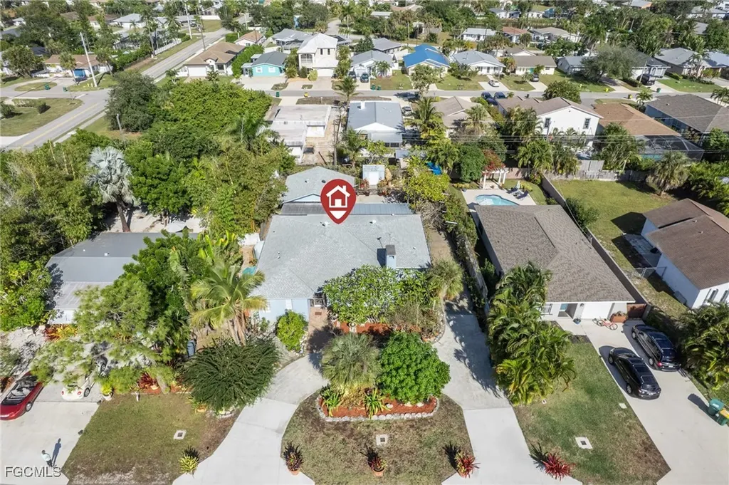 813 105th Avenue N Naples FL 34108