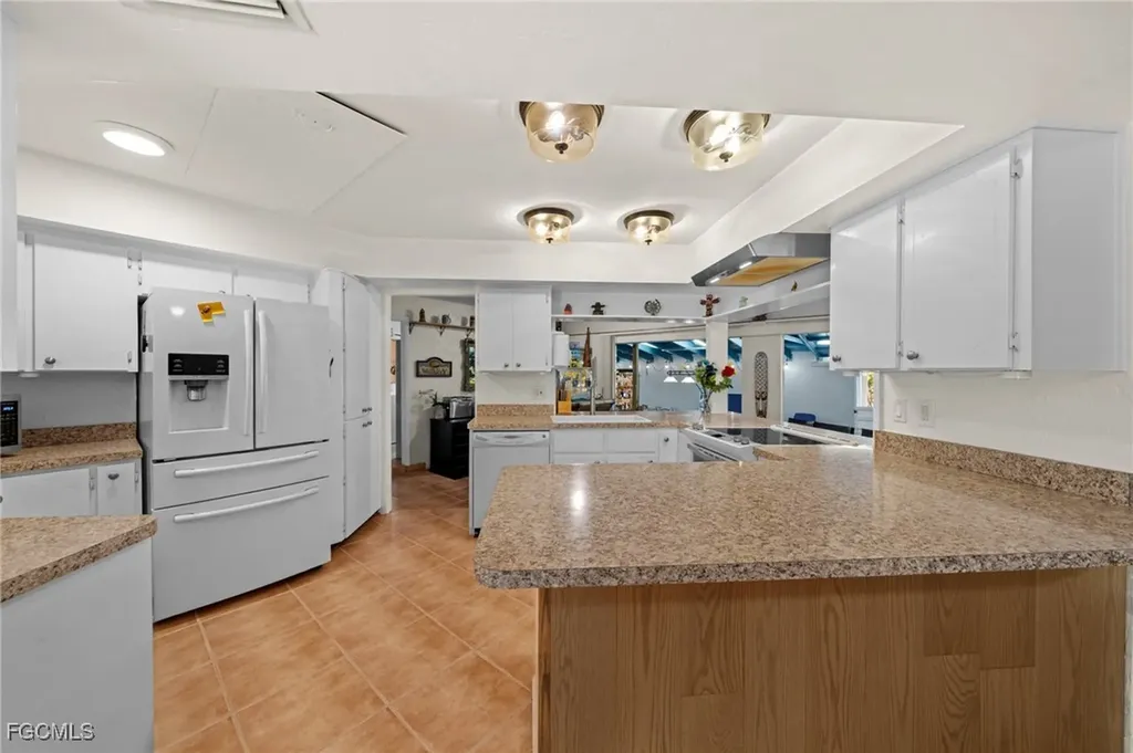 813 105th Avenue N Naples FL 34108