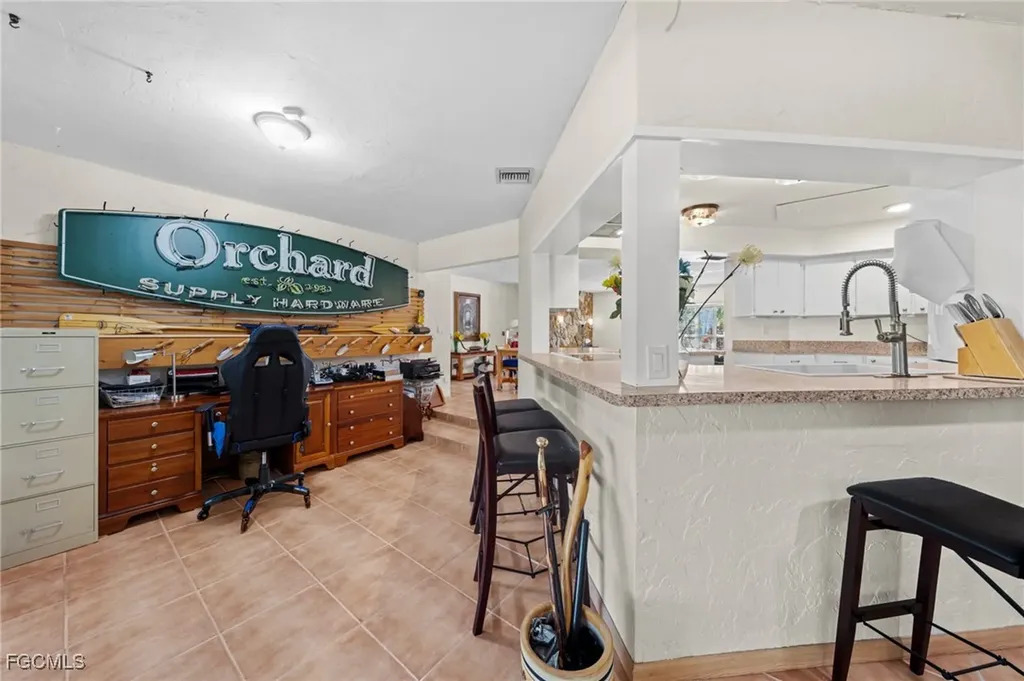 813 105th Avenue N Naples FL 34108