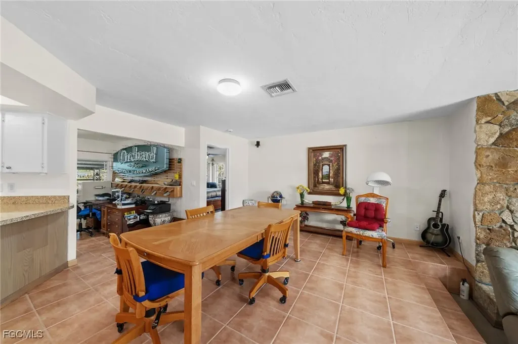 813 105th Avenue N Naples FL 34108