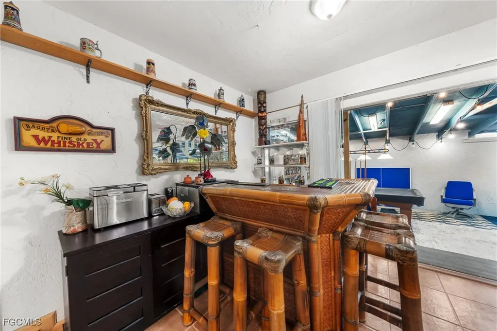 813 105th Avenue N Naples FL 34108