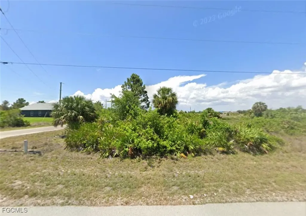 811 Lamar Street E Lehigh Acres FL 33974