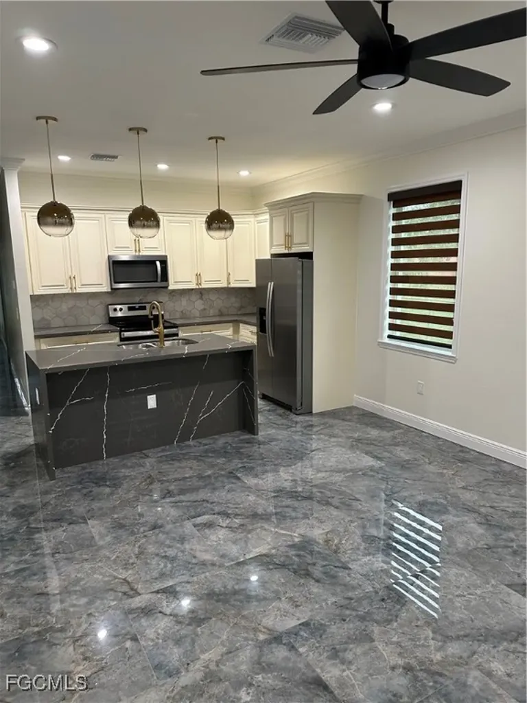 1785 Glenway Court Fort Myers FL 33916