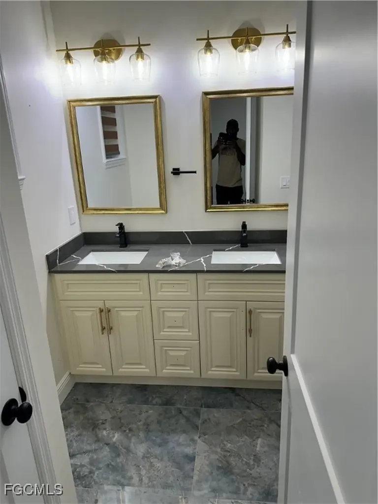 1785 Glenway Court Fort Myers FL 33916