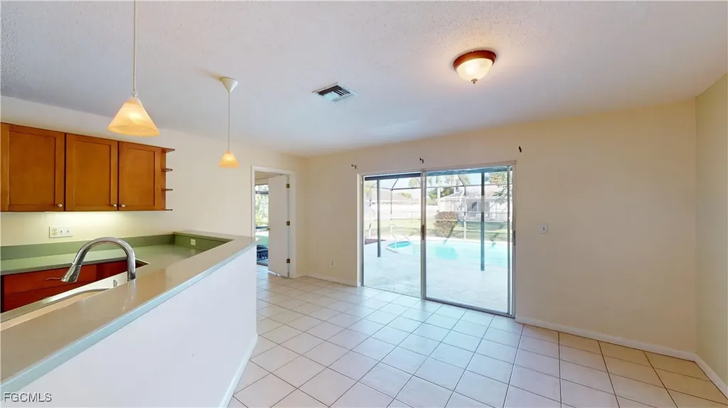 3819 SE 12th Avenue Cape Coral FL 33904
