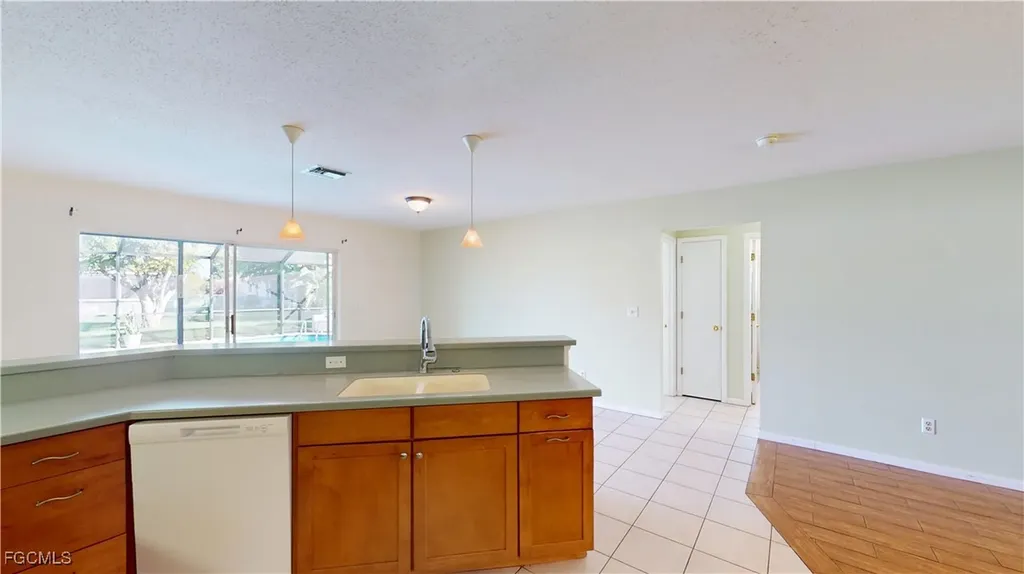 3819 SE 12th Avenue Cape Coral FL 33904