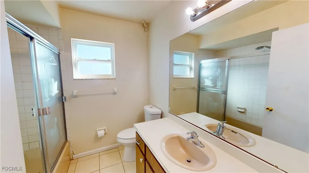3819 SE 12th Avenue Cape Coral FL 33904