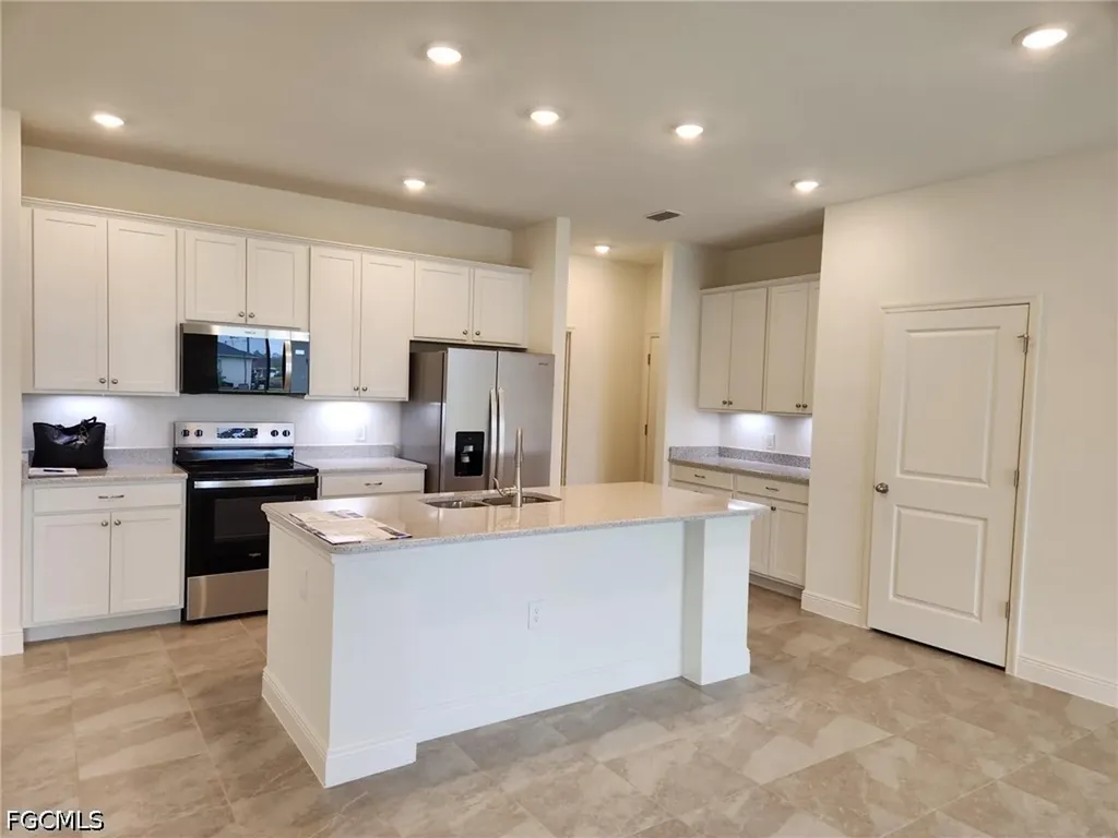 4008 7th Street SW Lehigh Acres FL 33976