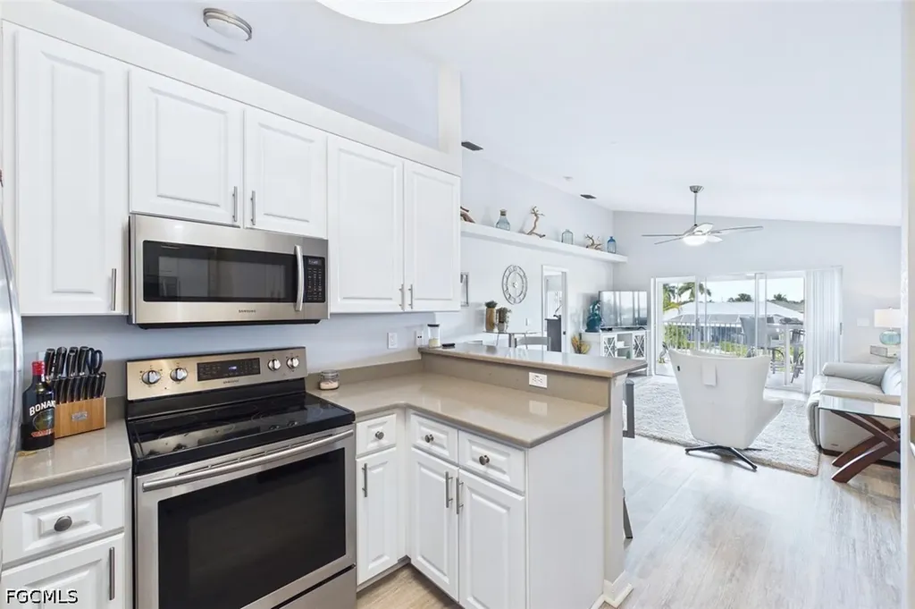 925 SW 47th Terrace Cape Coral FL 33914