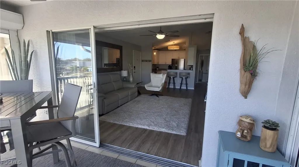 925 SW 47th Terrace Cape Coral FL 33914